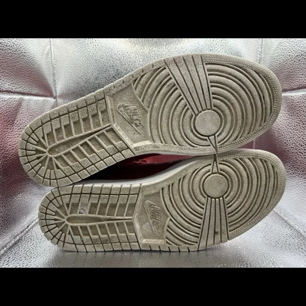 RARE 🚀 Size 11.5 - Nike‎ Air Jordan 1 One Retro High Red Elephant 839115-600